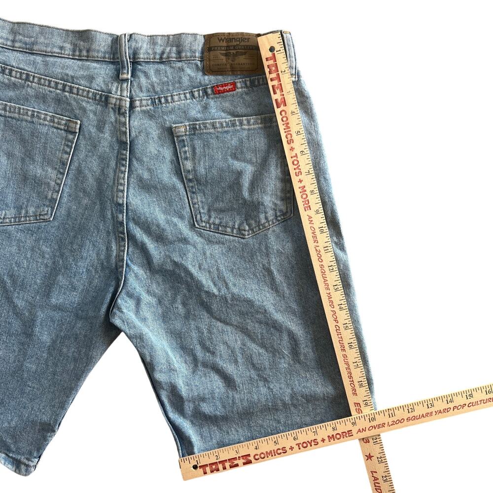 Wrangler Denim Shorts Relaxed Fit 32 Light Wash - Picture 5 of 9